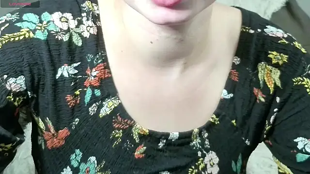 Mikki5P online show from October 2025 05:44:02 PM