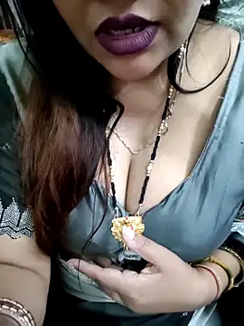 Snapshot of Mayuri77 chatting on June 2026 05:23:01 PM Mayuri77 online show from June 2026 05:23:01 PM
