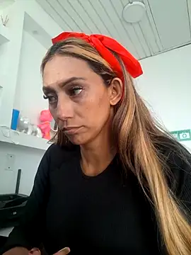 salome drasin online show from January 2026 12:18:01 PM