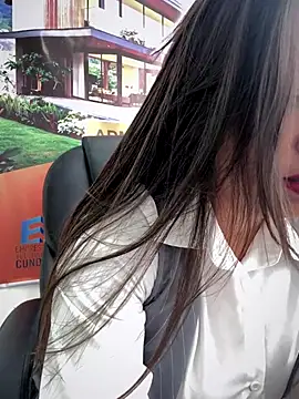 LIZ-06  online show from November 2025 12:52:01 PM