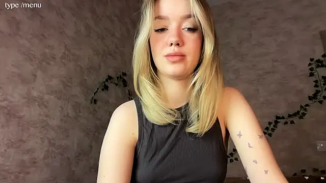 cutiemia0 online show from April 2026 06:10:02 AM