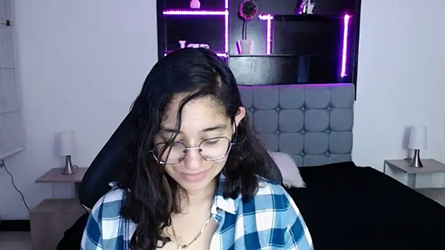 Snapshot of Lili_Gomez_ chatting on January 2025 02:58:01 PM Lili Gomez online show from January 2025 02:58:01 PM