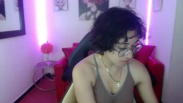 Snapshot of Lili_Gomez_ chatting on February 2025 01:41:02 PM Lili Gomez online show from February 2025 01:41:02 PM