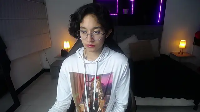 Snapshot of Lili_Gomez_ chatting on March 2025 04:51:02 PM Lili Gomez online show from March 2025 04:51:02 PM