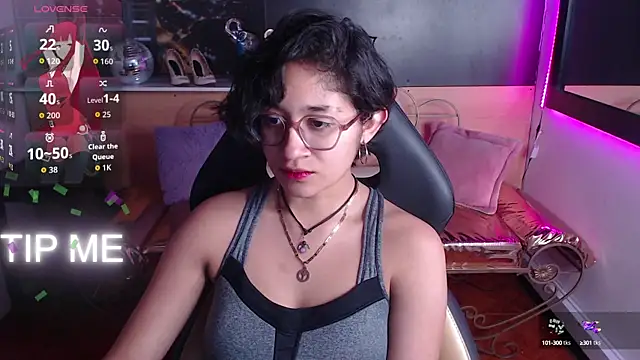 Snapshot of Lili_Gomez_ chatting on October 2025 12:35:01 PM Lili Gomez online show from October 2025 12:35:01 PM