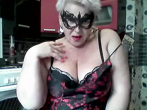 Lisa Suzie online show from June 2026 11:27:02 AM