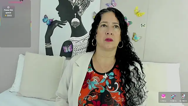 Adelesmithh online show from October 2025 11:40:01 AM