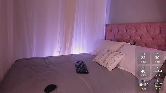 Lia Sweett  online show from January 2025 02:15:01 PM