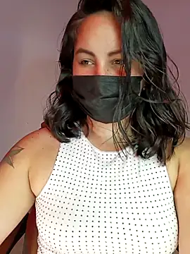 Aiunii1 online show from November 2025 01:43:03 PM