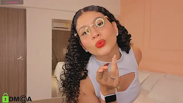 SHARONN     online show from September 2025 04:12:02 AM