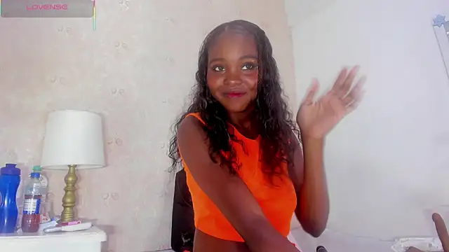 SARA COLLIINS  online show from October 2025 08:16:02 PM