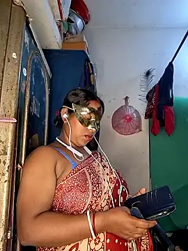 Snapshot of Real_Desi_Couple chatting on April 2026 04:33:01 PM Real Desi Couple online show from April 2026 04:33:01 PM