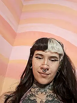 suesky online show from December 2024 05:11:02 AM