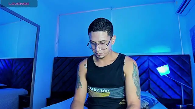 JoshMillerr  online show from February 2025 06:09:02 PM