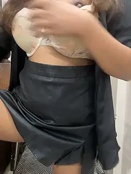 HoneyBearCpl online show from March 2026 04:02:01 PM