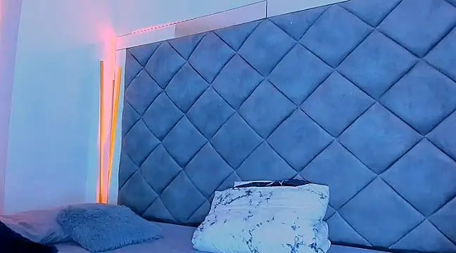 Nellyhills online show from March 2025 06:22:01 PM