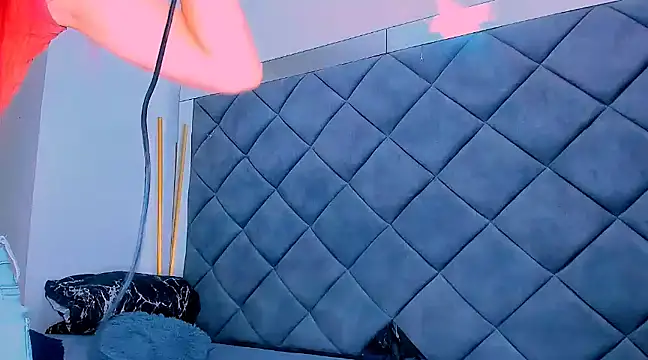 Nellyhills online show from March 2025 01:35:02 PM