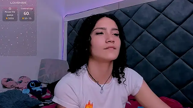 Nellyhills online show from November 2025 05:35:02 PM