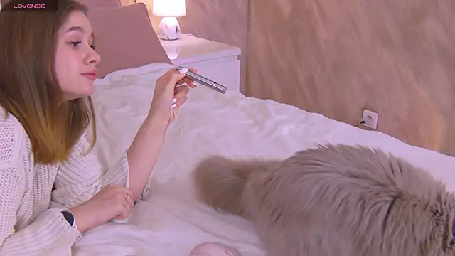 EllieHayes online show from February 2025 04:29:01 AM