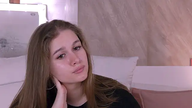 EllieHayes online show from November 2025 05:39:01 PM