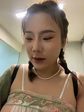 Snapshot of ChuChu1991 chatting on January 2025 12:22:01 AM ChuChu1991 online show from January 2025 12:22:01 AM