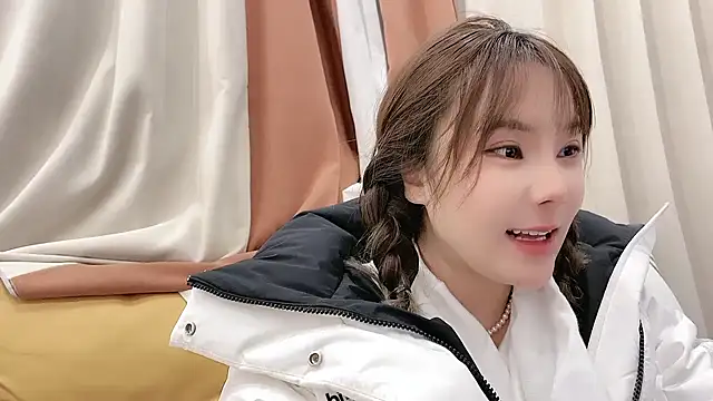 Snapshot of ChuChu1991 chatting on January 2025 04:37:02 PM ChuChu1991 online show from January 2025 04:37:02 PM