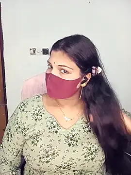 Hot-Angel  online show from November 2025 03:00:01 PM