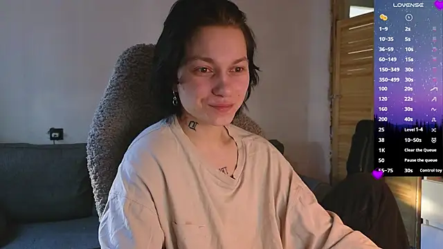 esajukyy online show from April 2026 01:05:02 AM