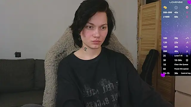 esajukyy online show from April 2026 04:24:01 PM