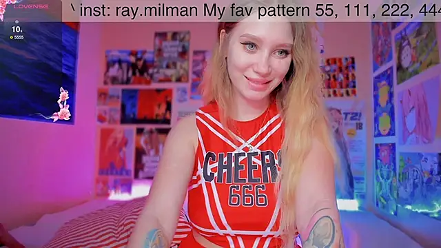 Snapshot of AliceMilman chatting on March 2025 11:40:01 AM AliceMilman online show from March 2025 11:40:01 AM