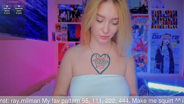 Snapshot of AliceMilman chatting on October 2025 10:22:02 AM AliceMilman online show from October 2025 10:22:02 AM