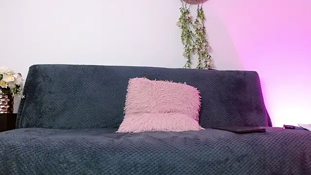 Kendal Mosk online show from April 2026 11:13:02 PM