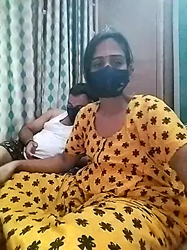 Snapshot of sweety_telugu_couple2027 chatting on February 2025 03:29:01 PM sweety telugu couple2027 online show from February 2025 03:29:01 PM