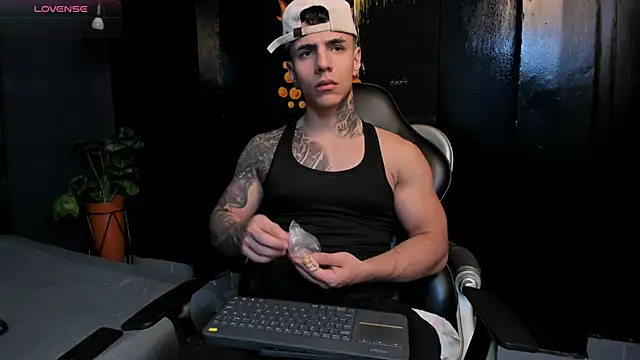 Flynn Riider online show from November 2025 05:46:02 PM