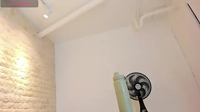 mia roldan  online show from September 2025 12:29:01 PM