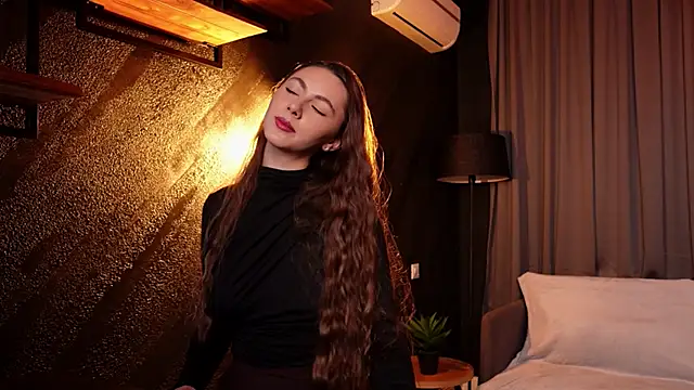 MuseSolis online show from January 2025 11:04:01 PM