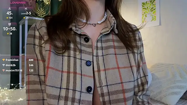 ElvaHilby online show from February 2025 07:17:01 PM