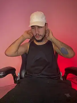 Snapshot of Junihn0 chatting on November 2025 09:13:01 PM Junihn0 online show from November 2025 09:13:01 PM