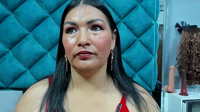 PENELOPELEWISs online show from November 2025 06:51:01 PM