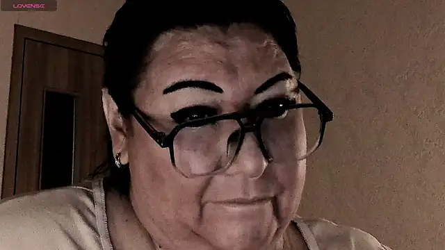 SexxyDreams1 online show from April 2026 01:00:01 AM