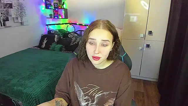 LinaTruly online show from February 2026 09:41:01 PM