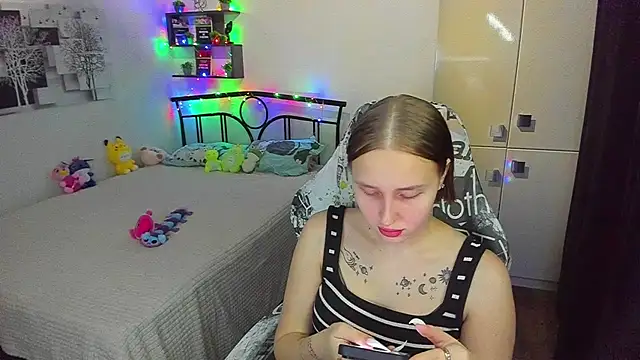Snapshot of LinaTruly chatting on May 2026 09:11:02 PM LinaTruly online show from May 2026 09:11:02 PM