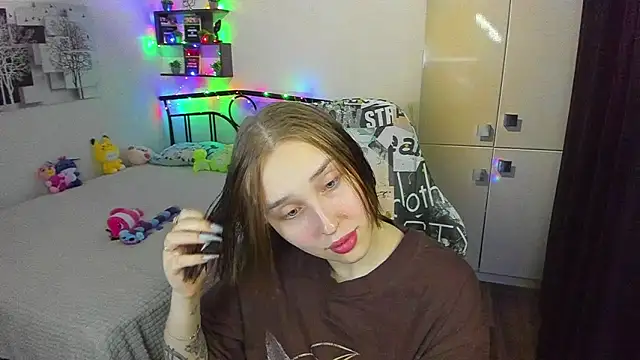 Snapshot of LinaTruly chatting on May 2026 09:12:02 PM LinaTruly online show from May 2026 09:12:02 PM