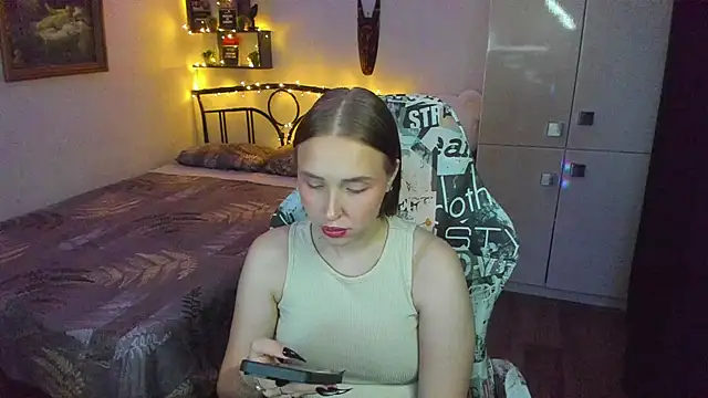 Snapshot of LinaTruly chatting on June 2026 09:13:01 PM LinaTruly online show from June 2026 09:13:01 PM