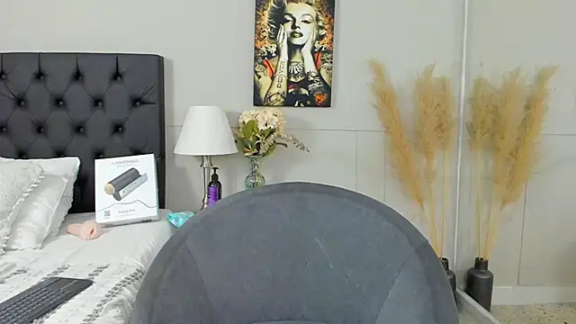 Snapshot of Robin_Rief chatting on February 2025 03:34:02 AM Robin Rief online show from February 2025 03:34:02 AM