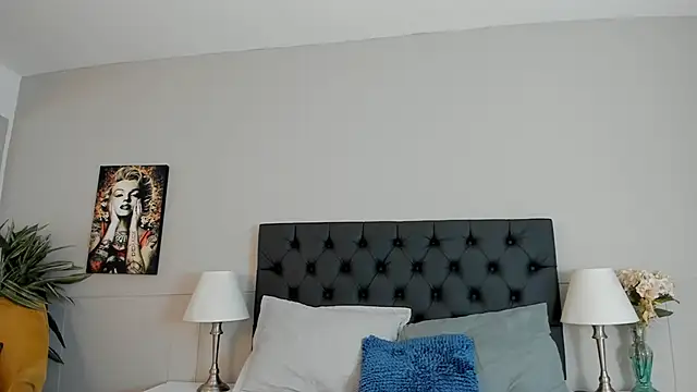 Snapshot of Robin_Rief chatting on October 2025 03:35:01 AM Robin Rief online show from October 2025 03:35:01 AM