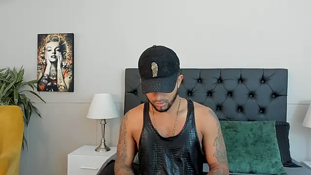 Snapshot of Robin_Rief chatting on October 2025 03:40:02 AM Robin Rief online show from October 2025 03:40:02 AM