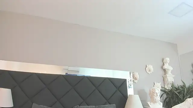 Snapshot of Robin_Rief chatting on November 2025 03:28:01 AM Robin Rief online show from November 2025 03:28:01 AM