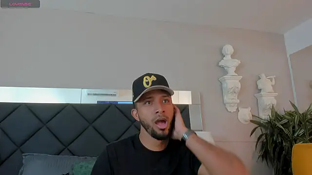 Snapshot of Robin_Rief chatting on November 2025 03:50:01 AM Robin Rief online show from November 2025 03:50:01 AM