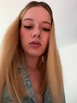 NicoleCut online show from February 2025 02:00:01 PM